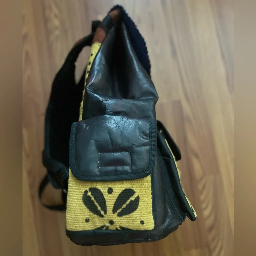 Backpack - Picture 7 of 7